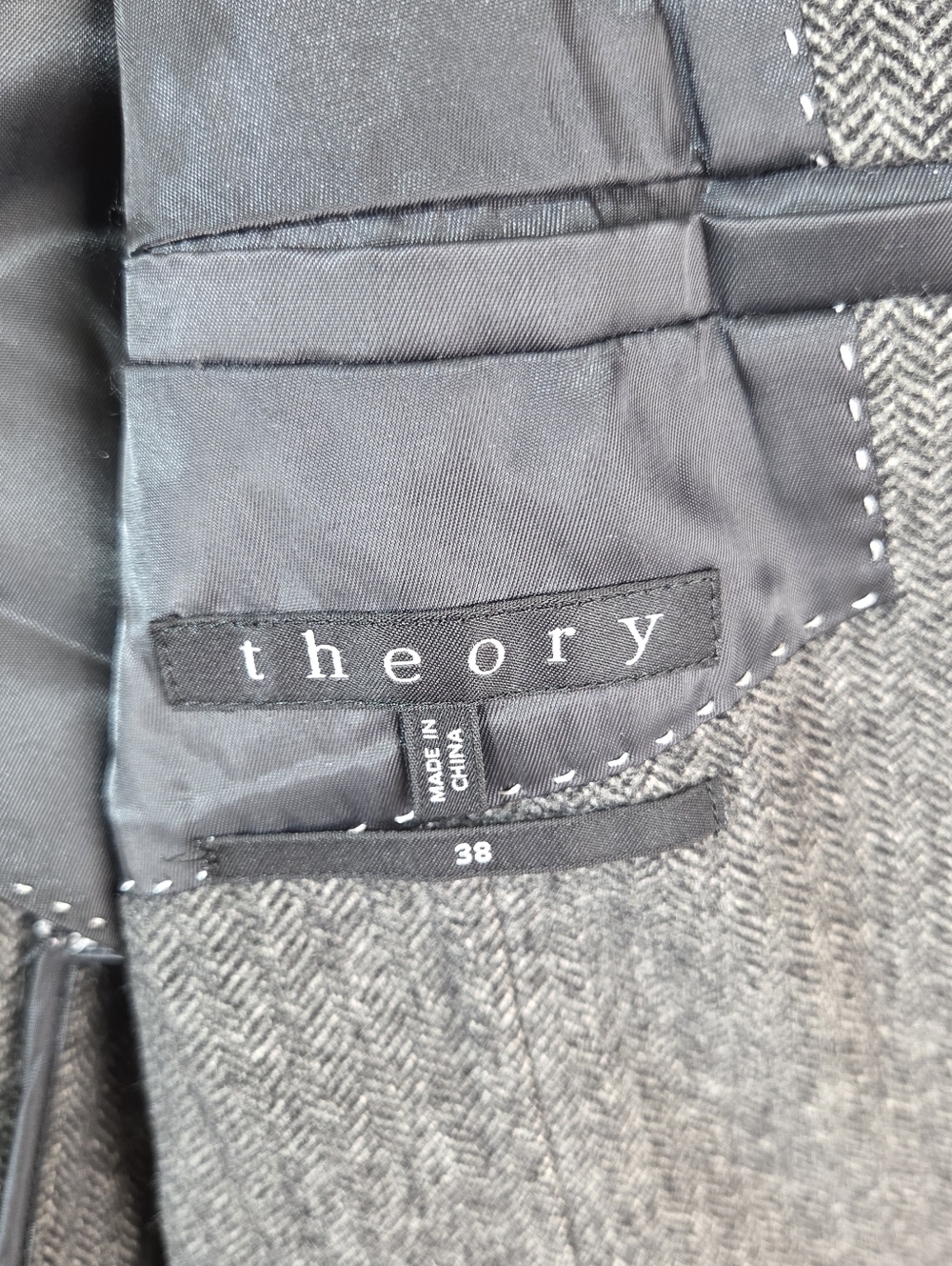 Theory Men’s 38 Gray Herringbone Wool Cashmere Blend Blazer Sport Coat Jacket - Picture 12 of 12